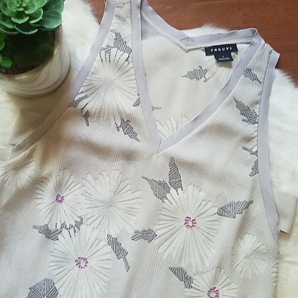 3 for $20 Trouve Floral Top Size Small